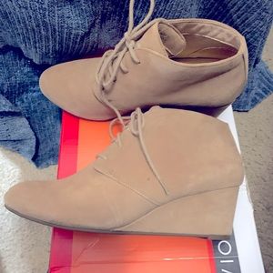Vionic Light Tan Elevated Becca Suede Wedge Ankle Bootie